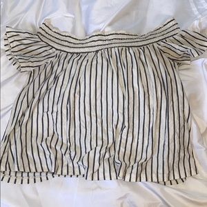 AMERICAN EAGLE OFF THE SHOULDER TOP